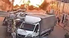 Krvavý ruský útok na tržiště v Kosťantynivce, až 16 mrtvých. Zelenskyj sdílel video výbuchu